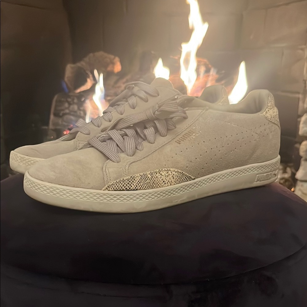 Puma Women's Suede Sneakers - Light Gray